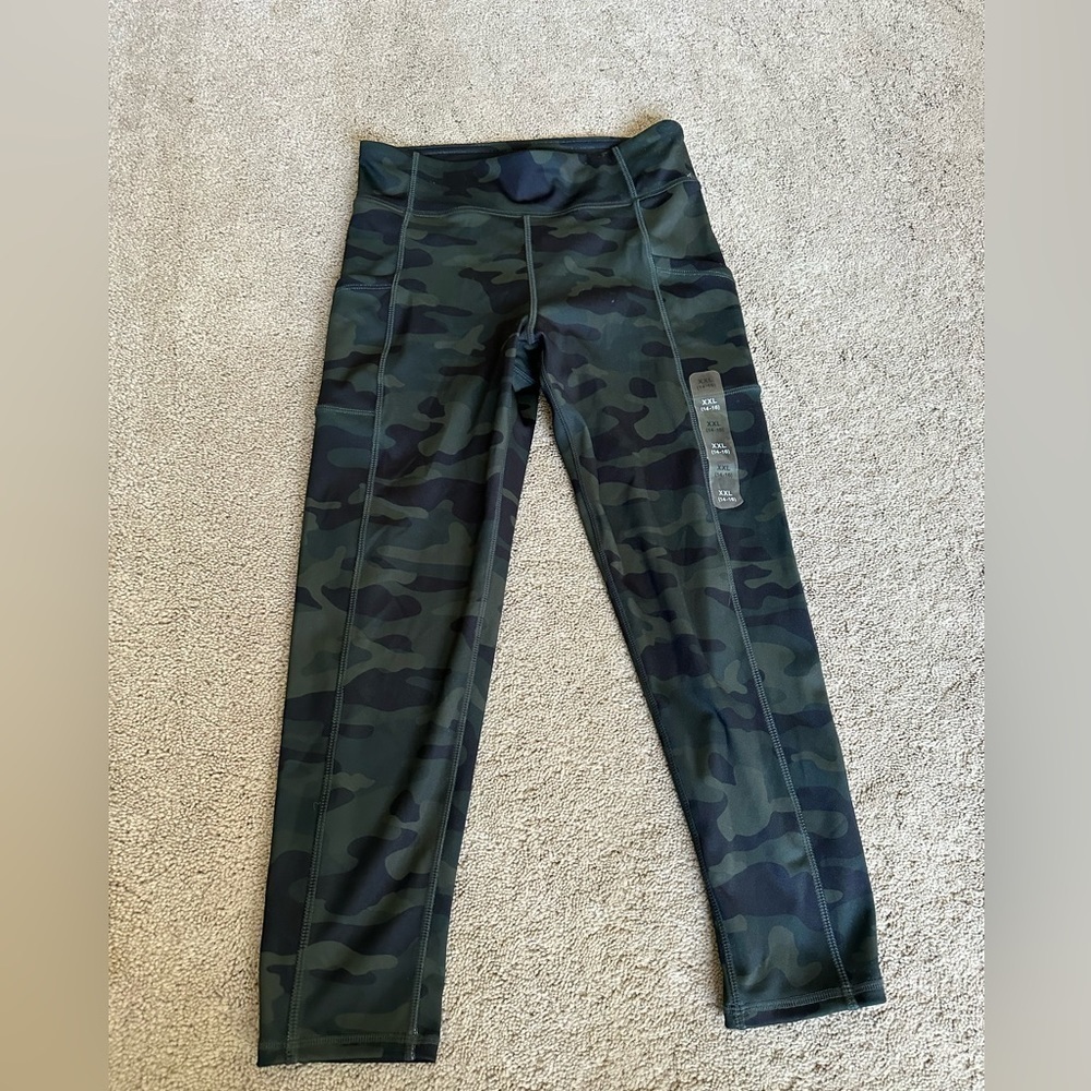 Girls Gap Camo Capri leggings xxl 14/16